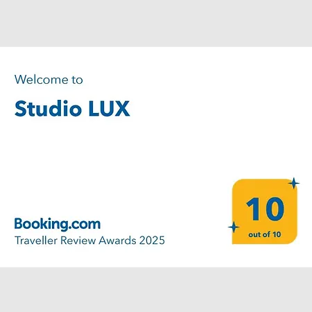 Lux فاماغوستا
